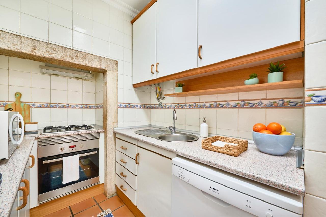 Spacious Bairro Alto Apartment With Courtyard, By Timecooler 리스본 외부 사진
