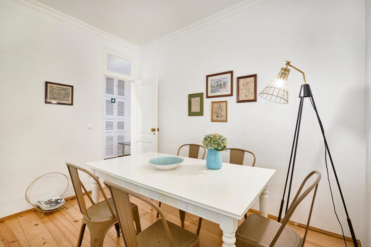 Spacious Bairro Alto Apartment With Courtyard, By Timecooler 리스본 외부 사진