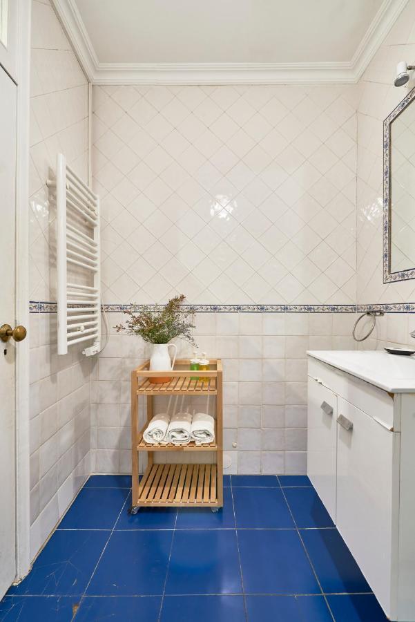 Spacious Bairro Alto Apartment With Courtyard, By Timecooler 리스본 외부 사진