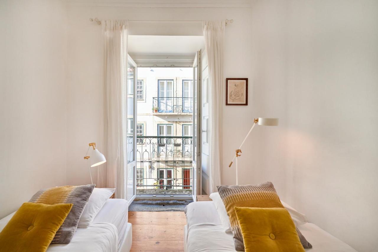 Spacious Bairro Alto Apartment With Courtyard, By Timecooler 리스본 외부 사진